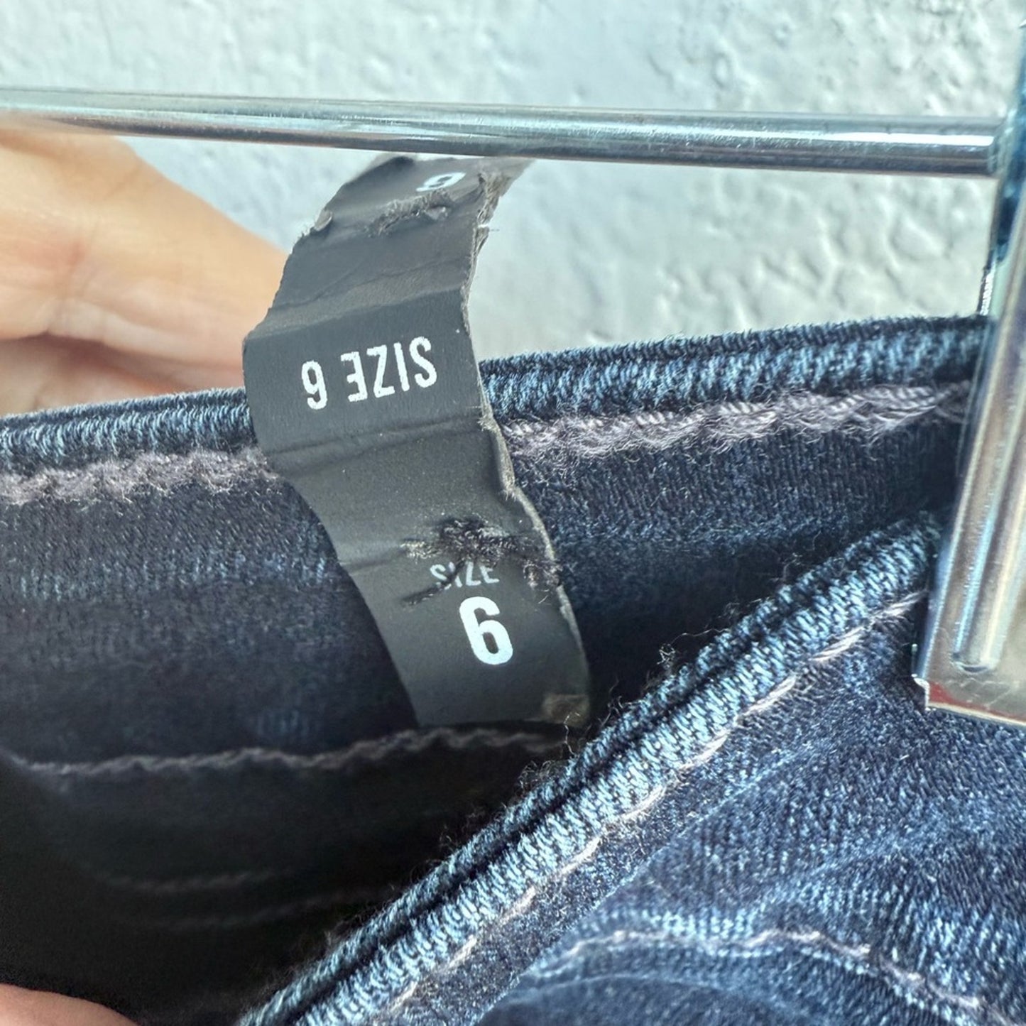 KUT Dark Wash Denim Jeans - Size 6