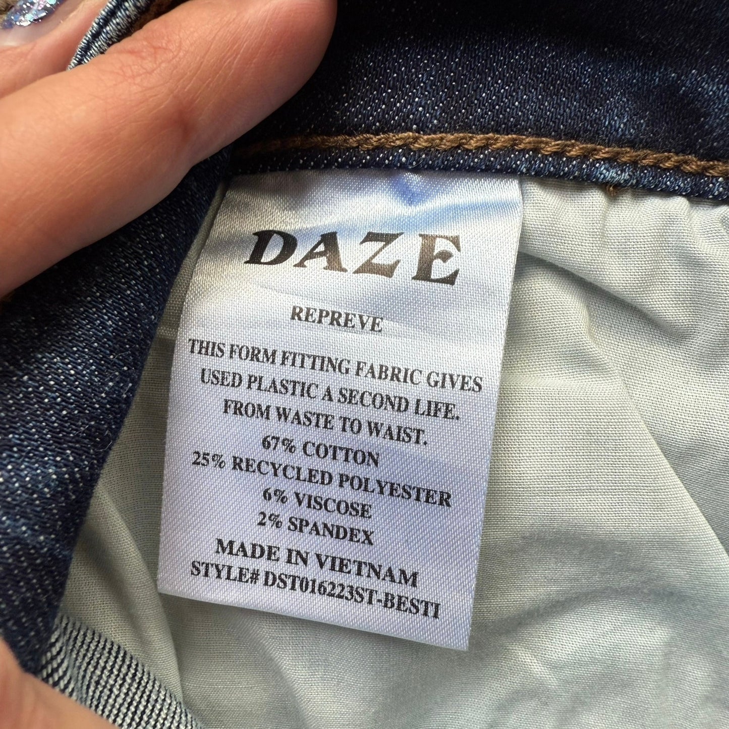 Daze Mid Rise Jeans - Size 29