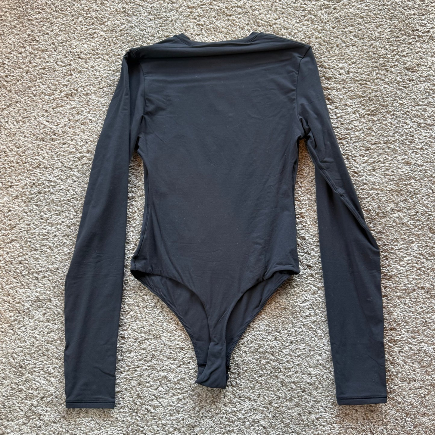 Skims long sleeve body suit - small