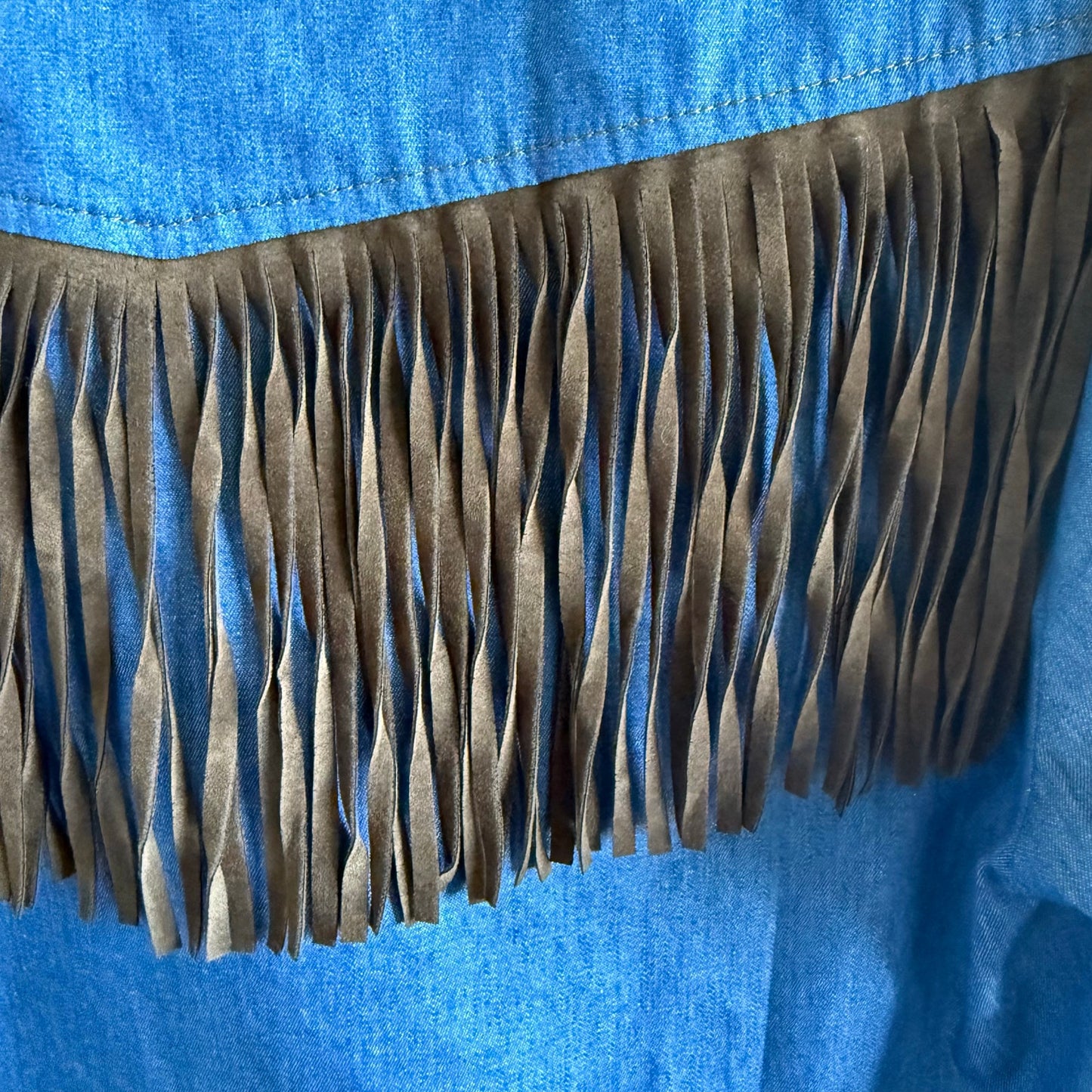 19 Cooper Blue Chambray Top - Size Small