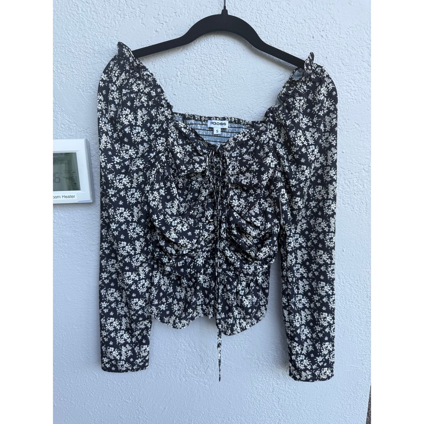 Vigoss Floral Top - Size Small
