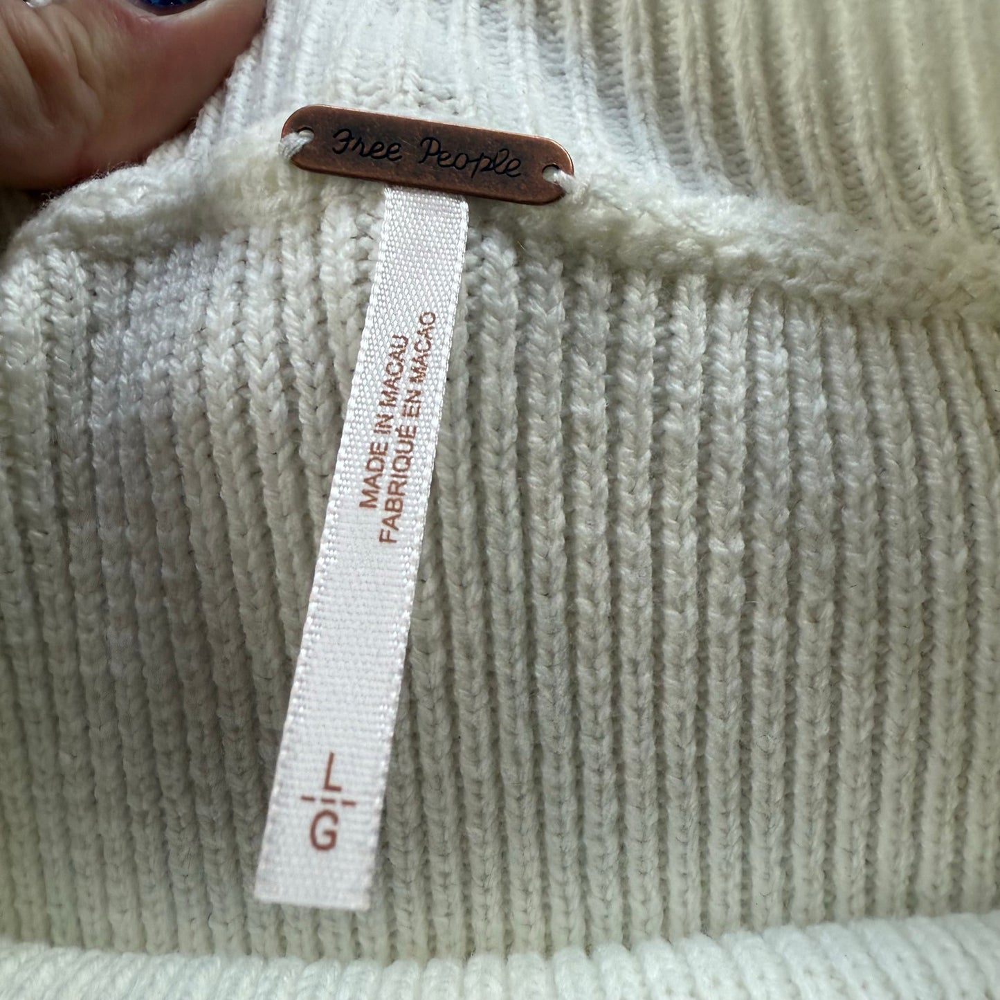 Free People Crop Sweater in Cream - Large