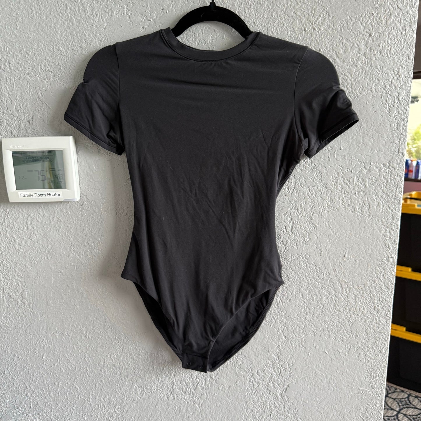 SKIMS Fits Everybody T-Shirt Bodysuit - small