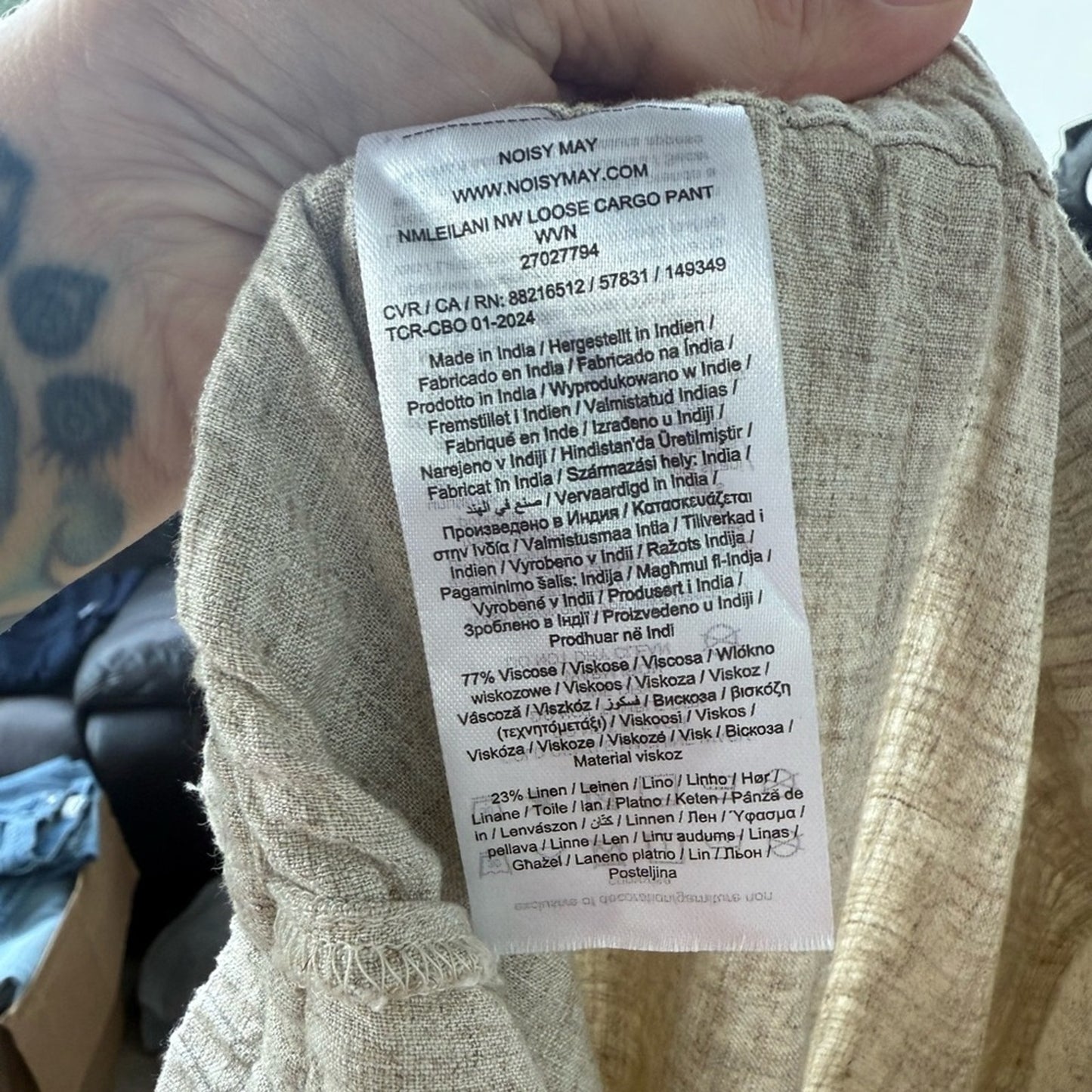 Loose Fit Cargo Pants - Medium