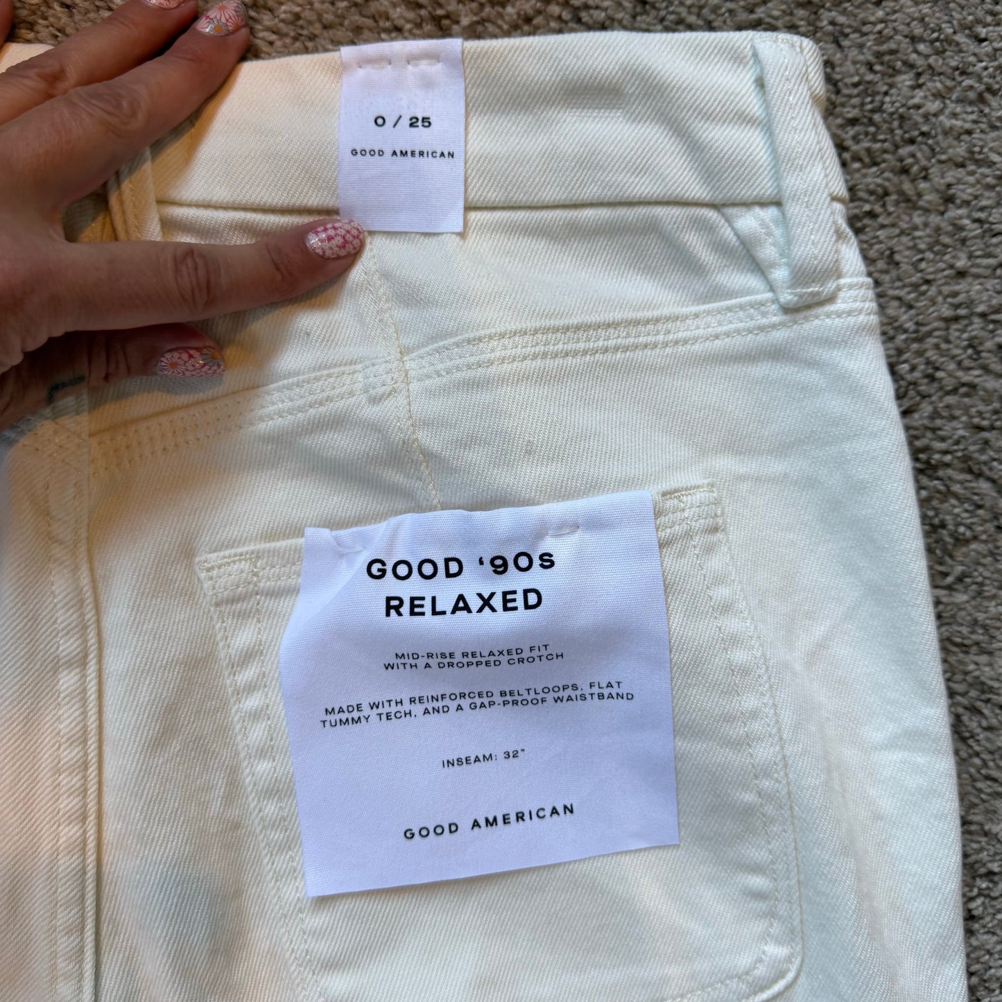 Good American 90s Relaxed Jeans in Cream - Size 0/25 (Loose Fit)