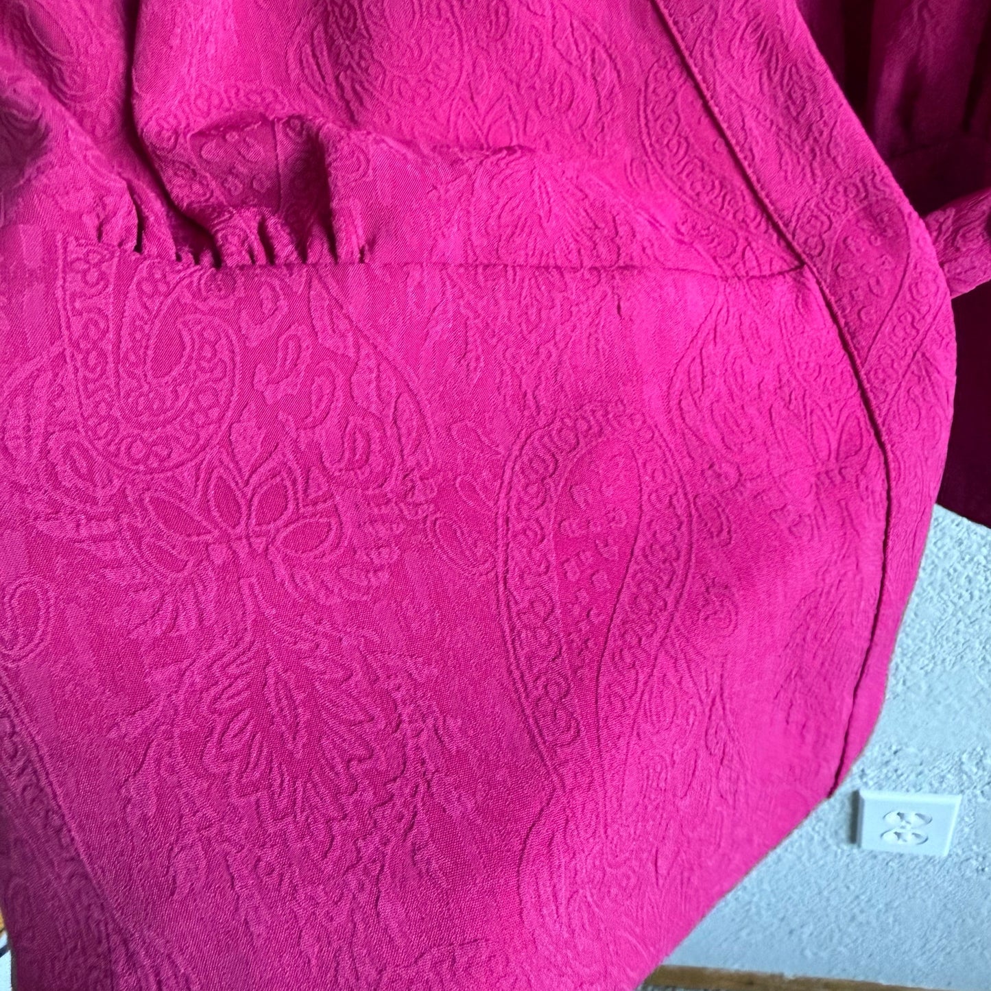 BCBG Magenta Short Sleeve Blouse - Small