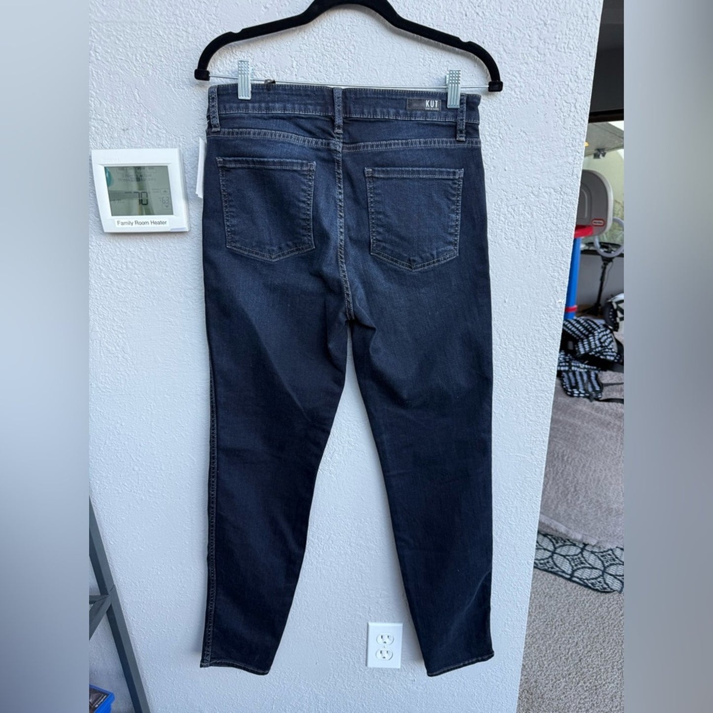 KUT Dark Wash Denim Jeans - Size 6