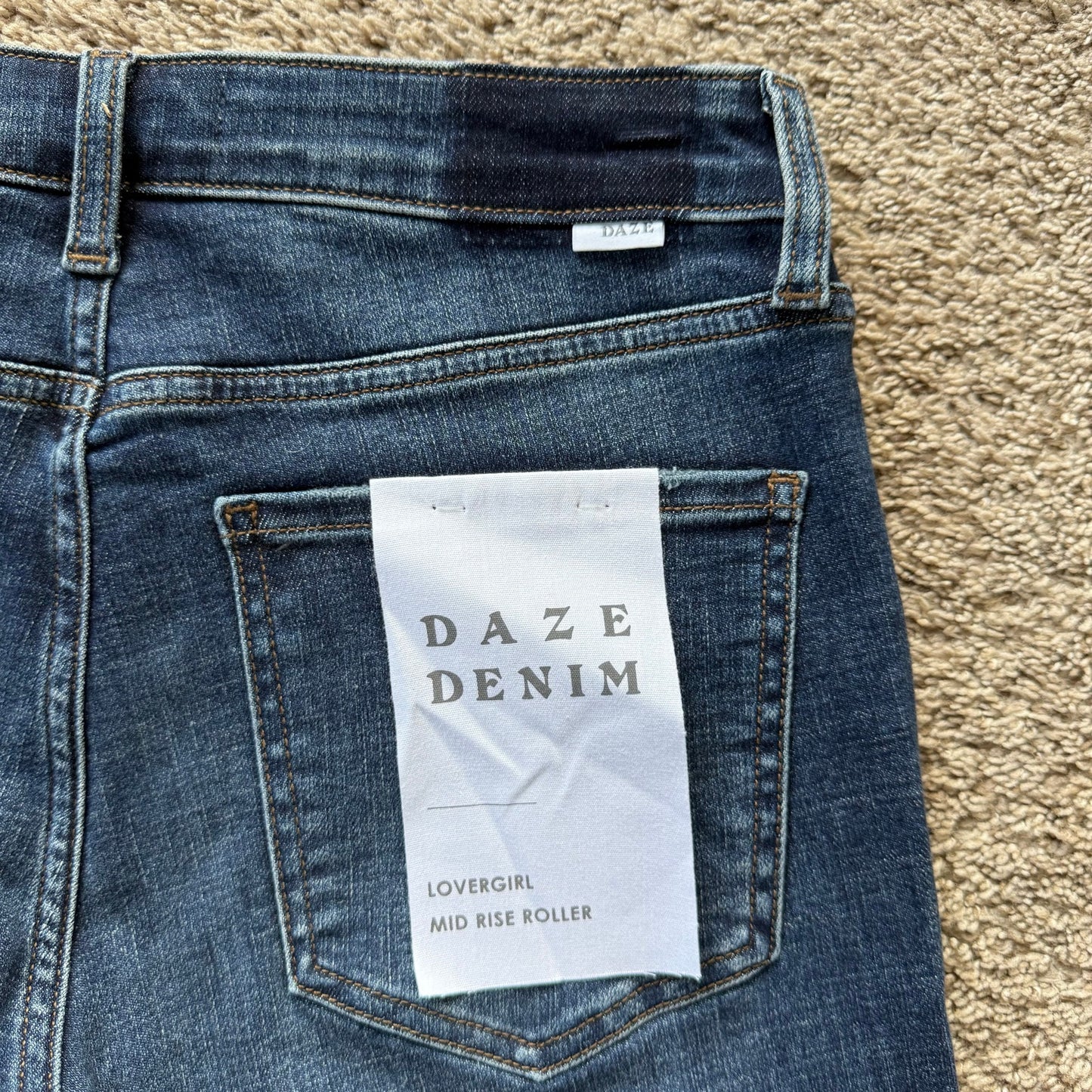 Daze Mid Rise Jeans - Size 29