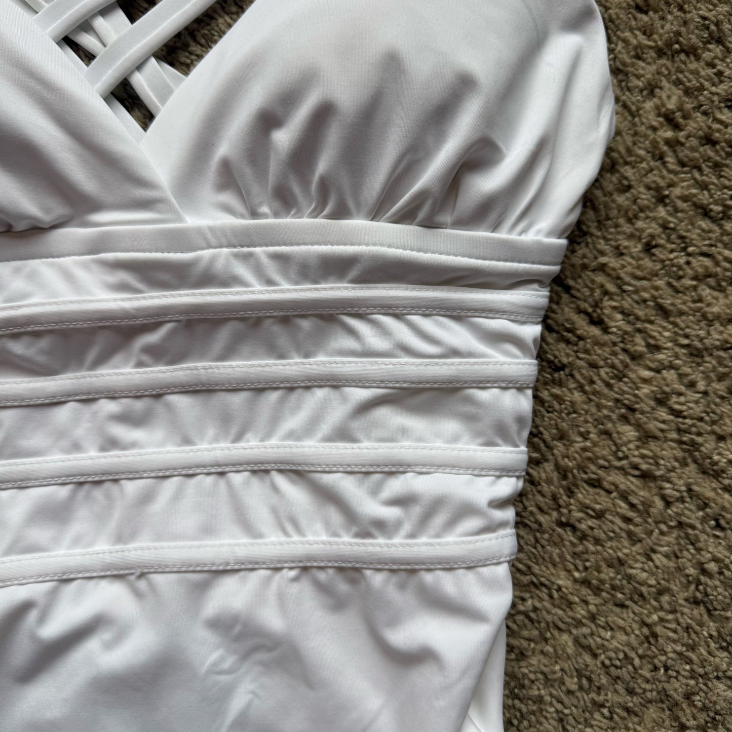La Blanca One Piece in White - Size 4