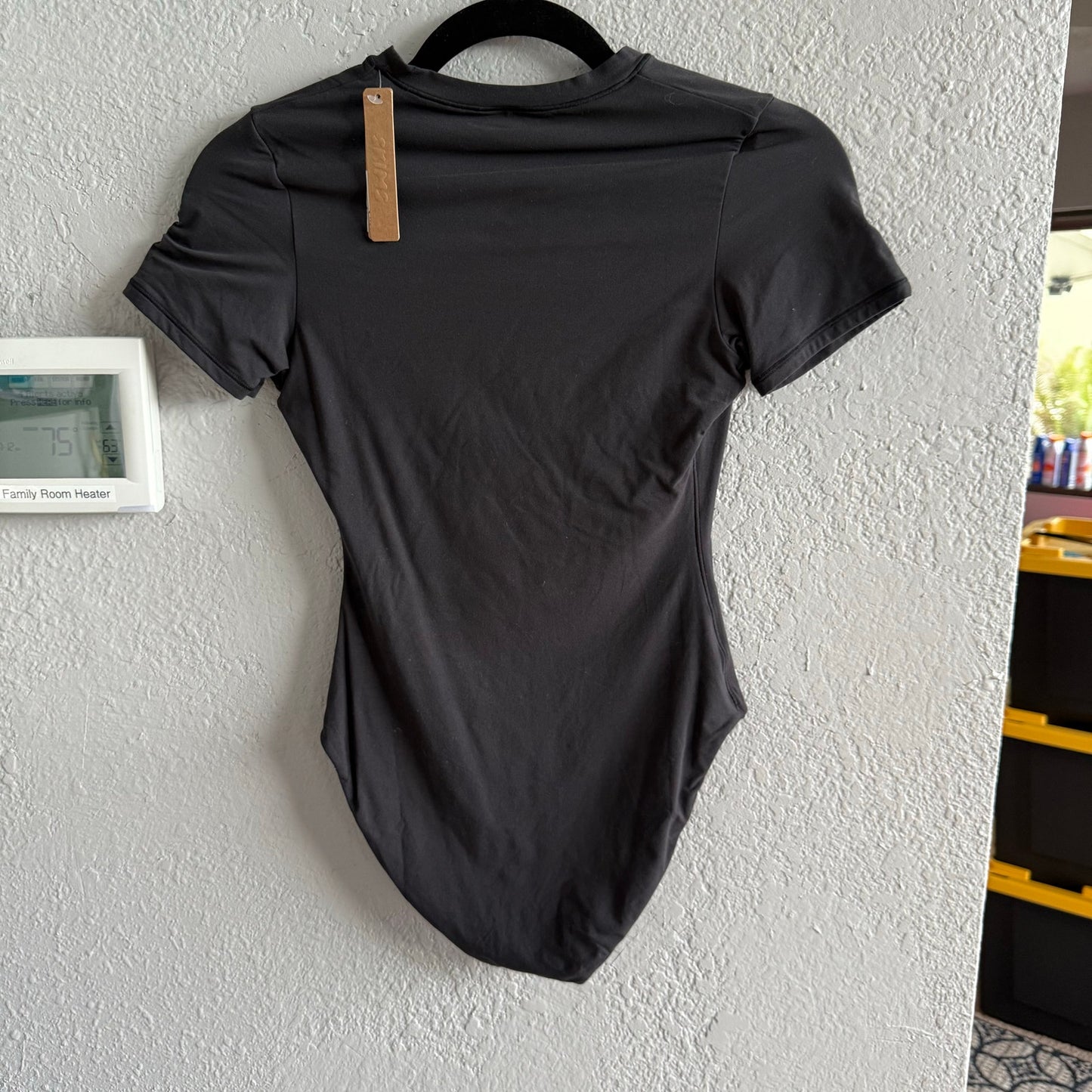 SKIMS Fits Everybody T-Shirt Bodysuit - small