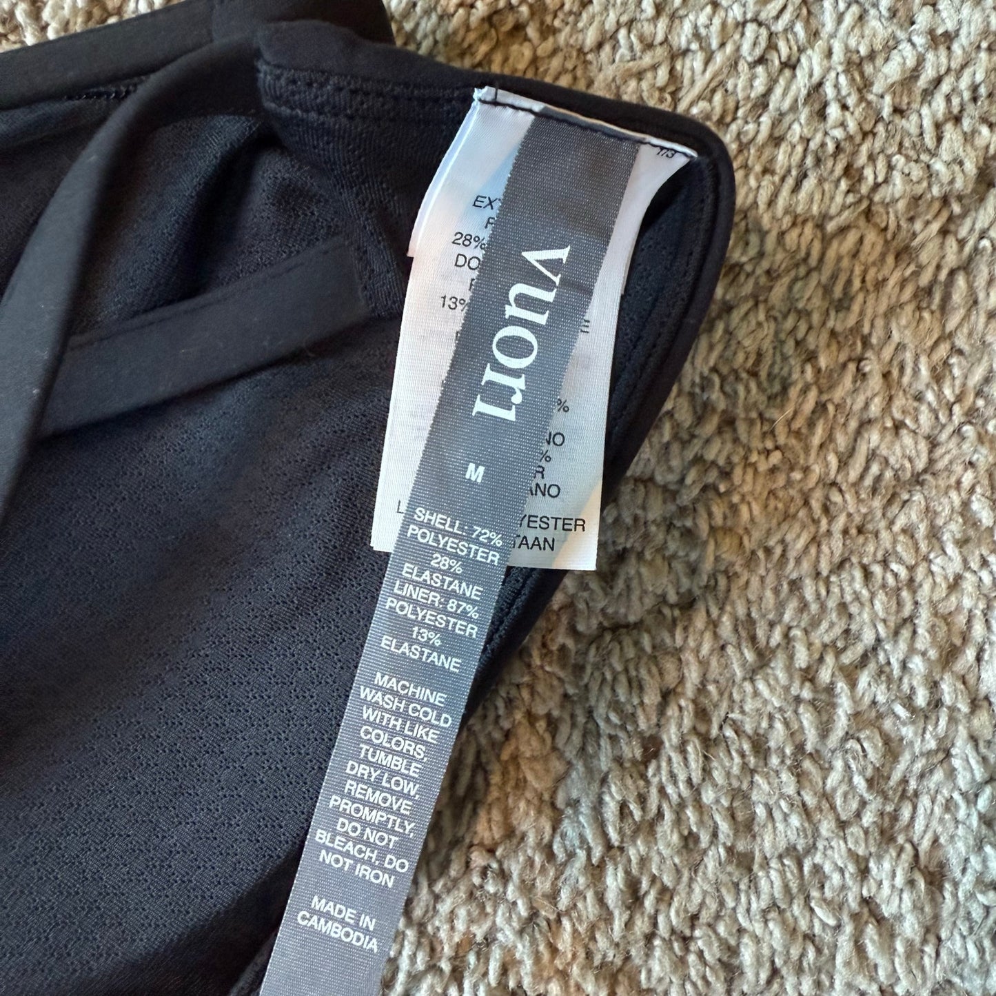 Vuori Yosemite Bra in Black - Size Medium