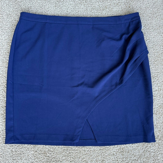 Elegant Navy Blue Women's Skirt - Size 26 (4XL)