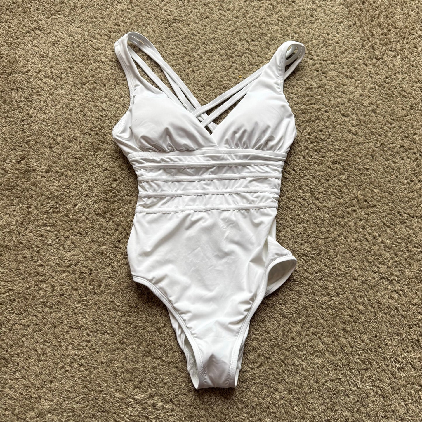 La Blanca One Piece in White - Size 4
