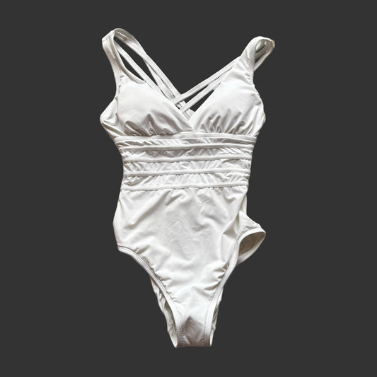 La Blanca One Piece Swimsuit in White - Size 4