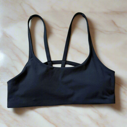 Vuori Yosemite Bra in Black - Size Medium