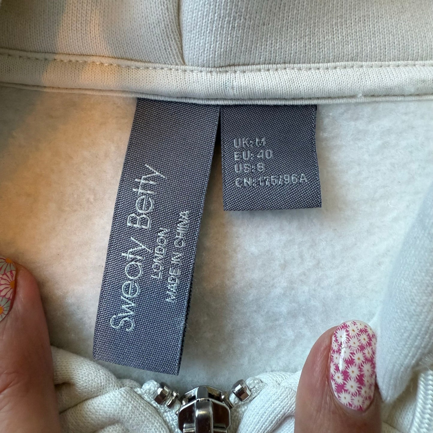 Sweaty Betty Zip Up Hoodie in White - Size Medium