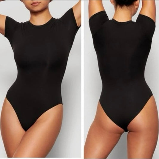 SKIMS Fits Everybody T-Shirt Bodysuit - small